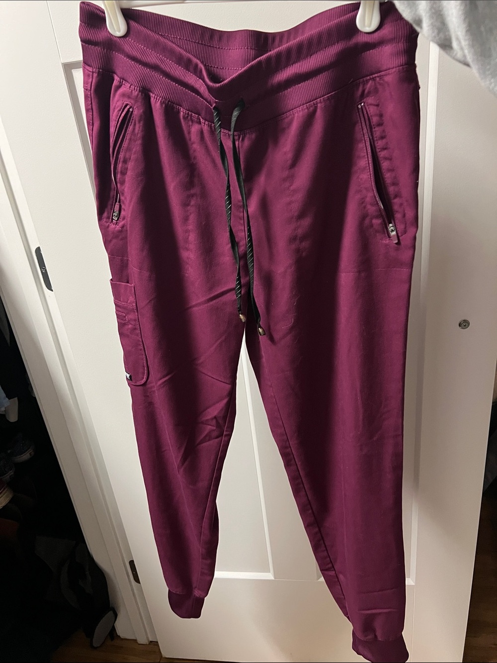 Maroon greys anatomy jogger scrubs